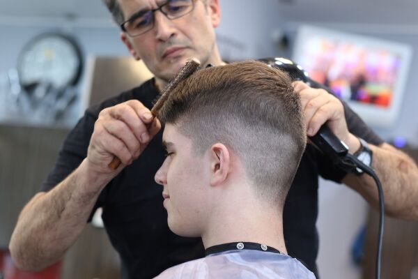 Klingenspray - Die Lösung für schnelle Abnutzung von Schneidewerkzeugen - Klingenspray für Friseure: Schütze deine Schneidewerkzeuge effektiv